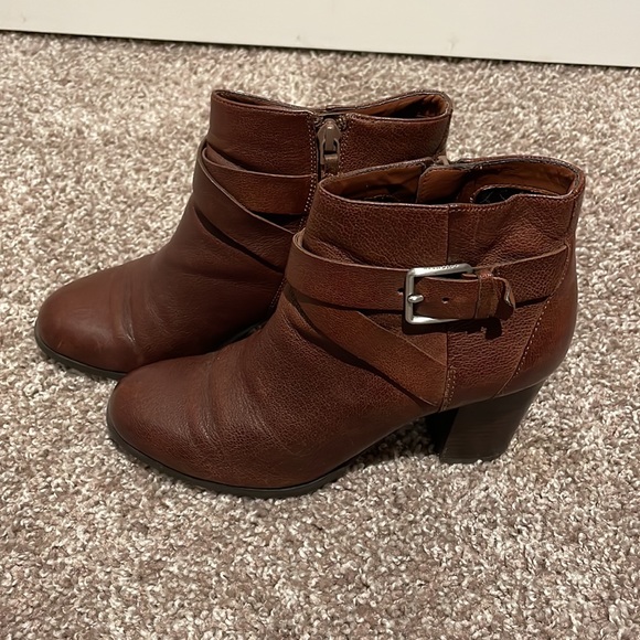 GUC Cole Haan Grand OS Hinckley Ankle Booties Block Heel in Sequoia Brown - Picture 7 of 13